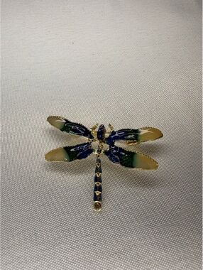 Vintage Gold Tone Enamel Dragonfly Brooch Beautiful Statement Piece